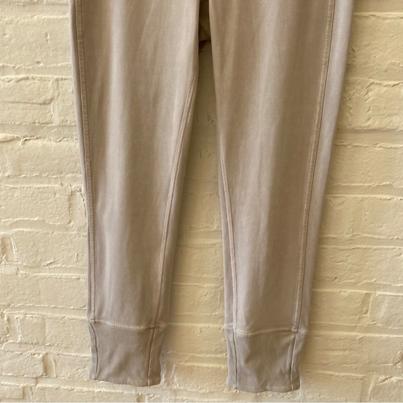 Lululemon || Wunder Under Crop 23" Ribbed in Washed French Clay Gray Beige 4 - Picture 3 of 11
